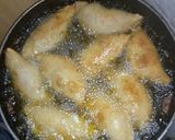 A picture of step 4 of Soyayyen meatpie.