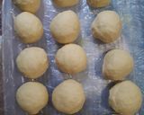 Foto langkah ke 3 dari resep Donat maizena.