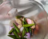 Foto langkah ke 2 dari resep Gulai Daun Pakis Udang.
