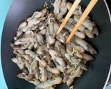 Hình bước làm 3 của món Ốc móng tay xào me