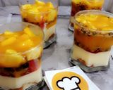 A picture of step 5 of Mango custard shots.