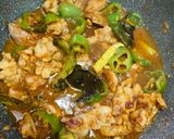Foto langkah ke 3 dari resep Oseng Mercon Ayam.