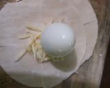 Foto langkah ke 3 dari resep Telur selimut pangsit.