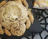 Une image de l'étape 2 de Pizza spider cheese.
