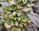 Foto del paso 1 de la receta: Crema de queso con brócoli (keto)