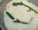 Foto langkah ke 1 dari resep MANGO Sticky Rice.