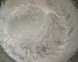 A picture of step 4 of Tres leche.