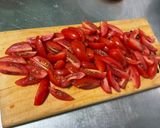 Une image de l'étape 4 de Poitrine de porc marinée grillée aux tomates cerises.