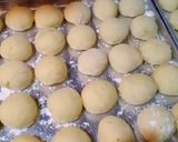 Foto langkah ke 3 dari resep Donat Montok Bu Restu.