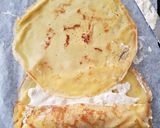 Foto langkah ke 6 dari resep Crepes Tiramisu Roll.