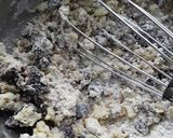 A picture of step 1 of Deep fried orio cookies.