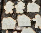 Foto del paso 3 de la receta: 🎅🏻 Galletitas Navideñas de miel y especias