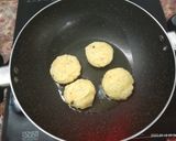 A picture of step 4 of Cheese  Noodles  Cutlet.