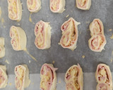 Foto del paso 2 de la receta: Palmeritas con jamón y queso