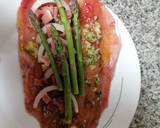 Foto del paso 2 de la receta: Trucha al vino blanco con jamón y espárragos
