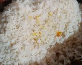 A picture of step 4 of Kanda poha.