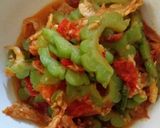 Foto langkah ke 3 dari resep Oseng Paria Kembang Tahu.