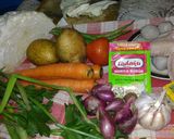 Foto langkah ke 1 dari resep Sayur sop ayam/sapi ala keluarga.