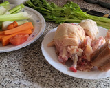 Foto del paso 1 de la receta: Caldo de Pollo Casero