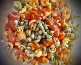 Foto del paso 1 de la receta: Trottole tricolore picante con bonito y alcaparras