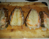 Foto del paso 1 de la receta: Langosta rellena de jamón y queso