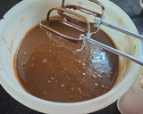 Foto del paso 2 de la receta: Torta de chocolate súper húmeda de cumpleaños