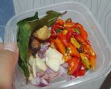 Foto langkah ke 1 dari resep Tumis Tahu Kuning Ikan Pindang.