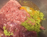 Foto del paso 2 de la receta: Pelota de carne para el caldo