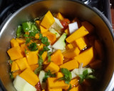 Foto del paso 3 de la receta: Crema de calabaza en olla exprés
