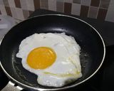 Foto langkah ke 1 dari resep Tumis Telur Ceplok Saus Tiram.