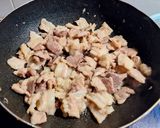 Hình bước làm 2 của món Dưa cải chua xào thịt heo