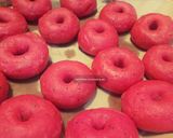 Foto langkah ke 4 dari resep Donat buah naga.