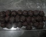 Foto langkah ke 7 dari resep Bola bola susu cokelat.