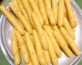 Hình bước làm 3 của món Bánh khoai lang que giòn rụm