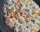 Foto langkah ke 3 dari resep Nasi Goreng Sayur Tanpa Kecap.