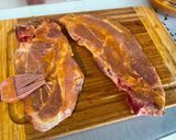 Une image de l'étape 2 de Côtés de porc marinées grillées à la plancha.