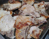 Foto del paso 2 de la receta: Chuletas de cerdo en salsita verde y arroz blanco para acompañar