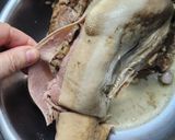 Foto del paso 2 de la receta: Ensalada rústica de papitas zanahorias y lengua
