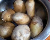 A picture of step 1 of Aloo ke kabab.