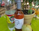 Foto del paso 1 de la receta: Bowl de Vino Rosé, Durazno y Albahaca