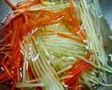 รูปขั้นตอนการทำที่ 1 ของ ส้มตำปูปลาร้า