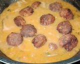A picture of step 6 of Slurry meatballs with garlic fried spaghetti.