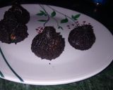 A picture of step 4 of Chocolate truffle modak.