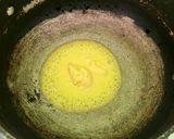 Foto del paso 6 de la receta: Pollo a la crema con arroz blanco y fritos