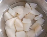 A picture of step 1 of Niramish Bandhakopir Dalna / Bengali Canbage.
