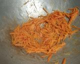 Foto langkah ke 2 dari resep Lumpia isi Wortel Jamur.