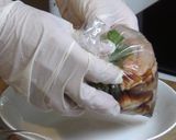 【哇菜影音食譜】香煎雞翅的食譜步驟2照片