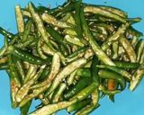 A picture of step 2 of Instant green chilli pickle.