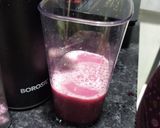 A picture of step 4 of Green grapes and pomegranate juice.