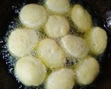 A picture of step 6 of Coconut mandazis.